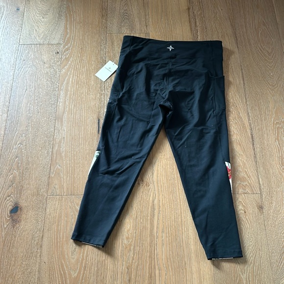 Tuckernuck Sport High Rise Compression Leggings Size  XXL - Picture 4 of 7